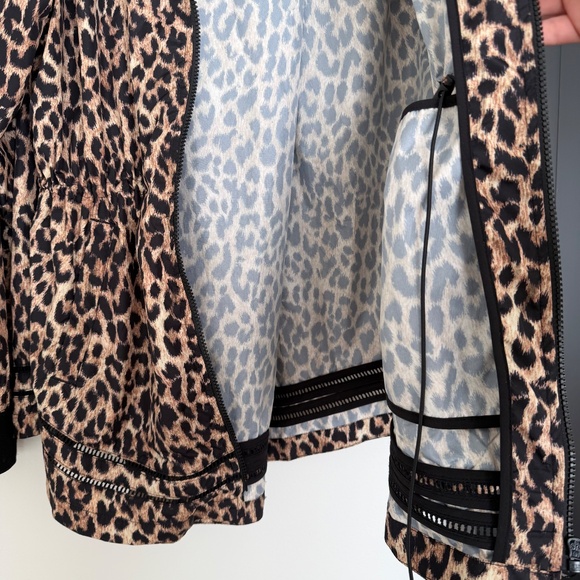 THE UPSIDE Leo Ash Leopard Hooded Active Jacket Rain Coat Women’s Medium - Picture 8 of 9